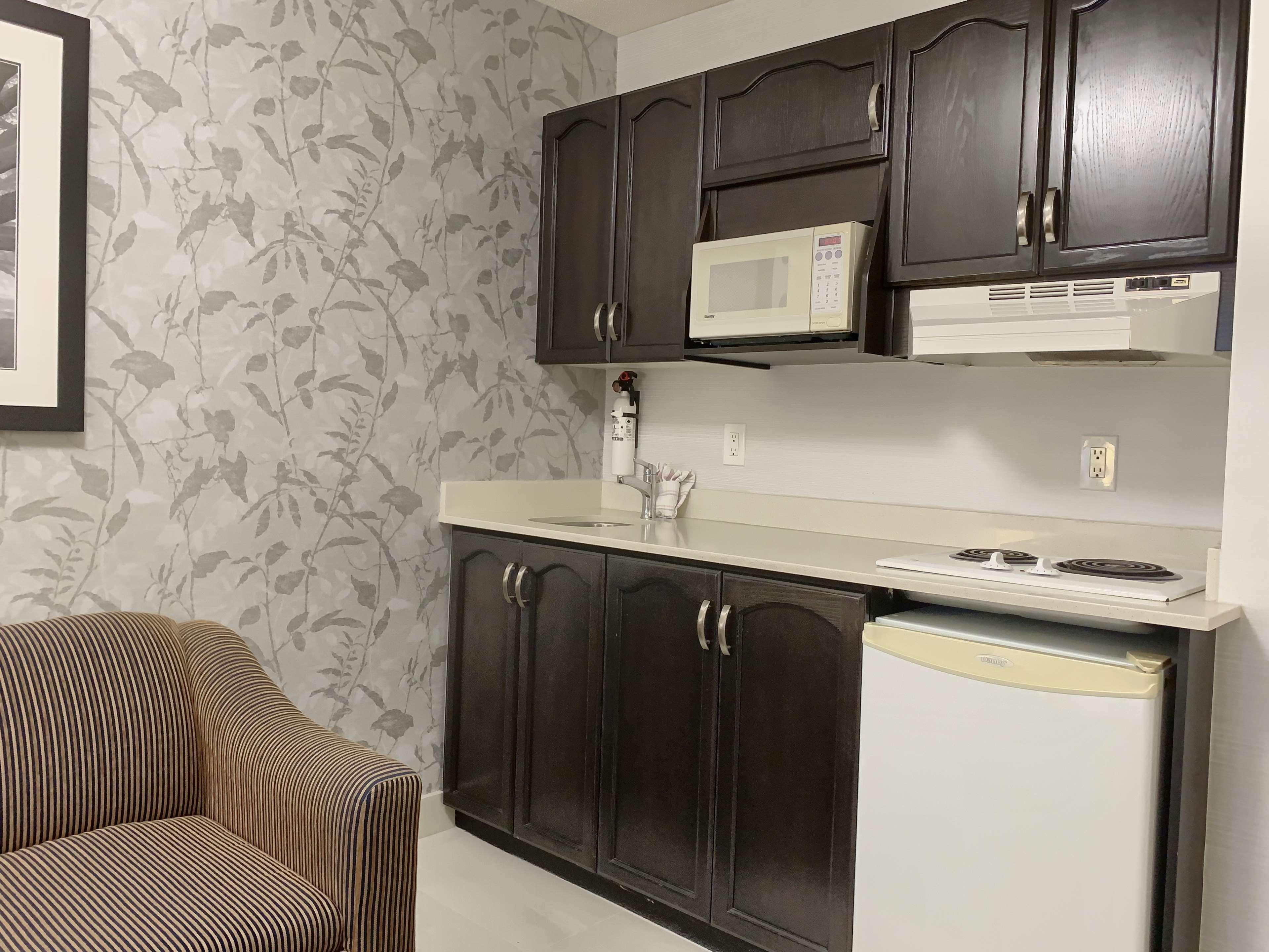 Best Western Plus Regency Inn And Conference Centre Abbotsford Esterno foto